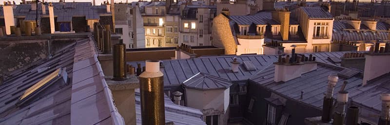 Couvreur Paris sur toiture en zinc